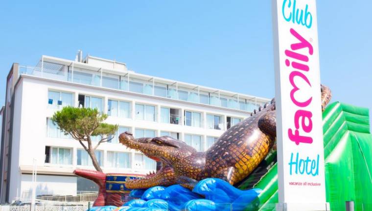 3 Sterne Hotel In Riccione Fur Familien Direkt Am Meer Strand Club Family Hotel Romagna